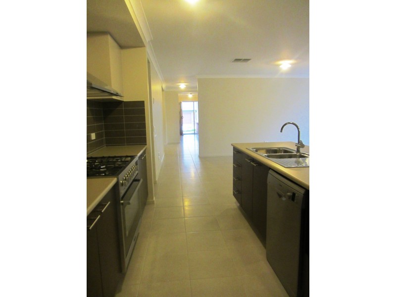 2 Sturt Place, Thurgoona NSW 2640