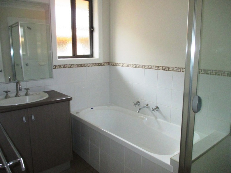 137 Newton Circuit, Thurgoona NSW 2640