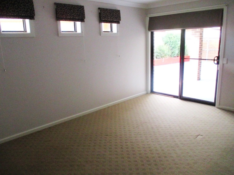 137 Newton Circuit, Thurgoona NSW 2640