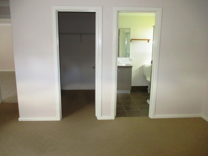 137 Newton Circuit, Thurgoona NSW 2640