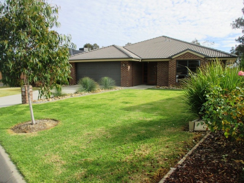 137 Newton Circuit, Thurgoona NSW 2640