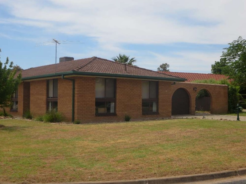 21 Sunwood Drive, Lavington NSW 2641