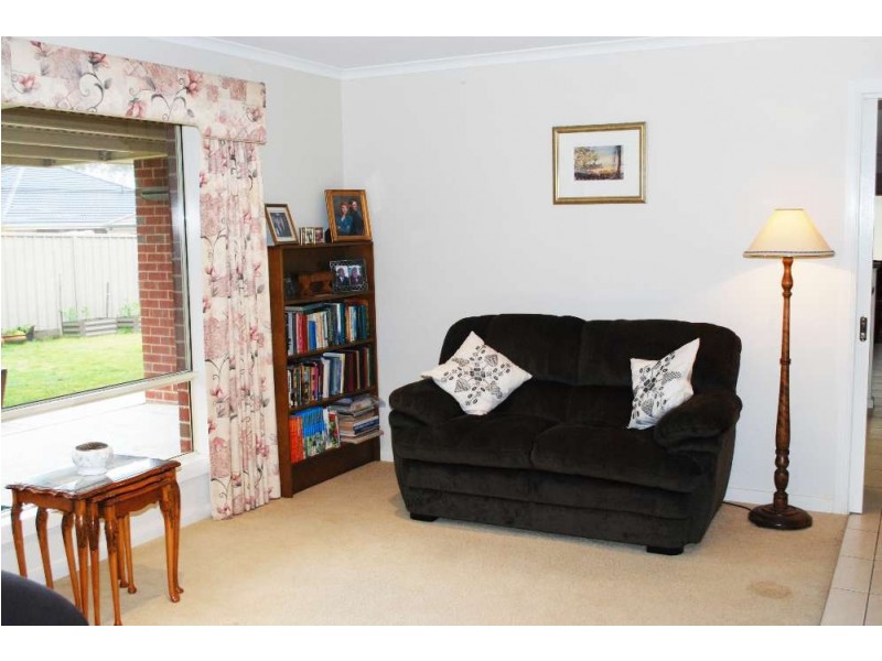 15 Dillagar Place, Springdale Heights NSW 2641