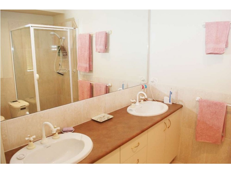 15 Dillagar Place, Springdale Heights NSW 2641