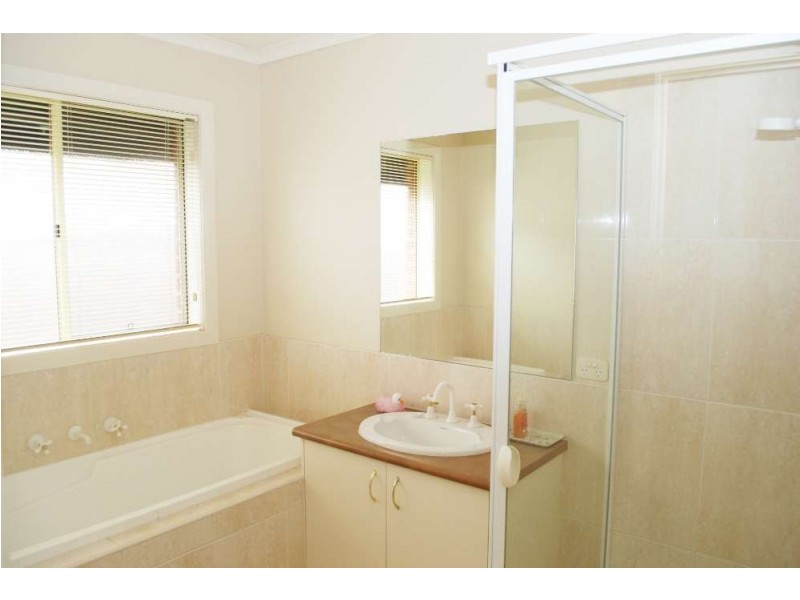 15 Dillagar Place, Springdale Heights NSW 2641