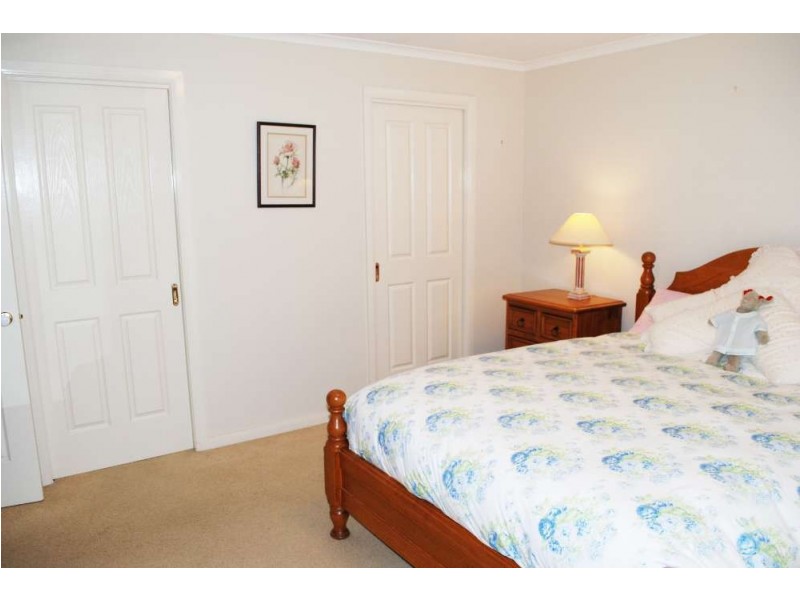 15 Dillagar Place, Springdale Heights NSW 2641