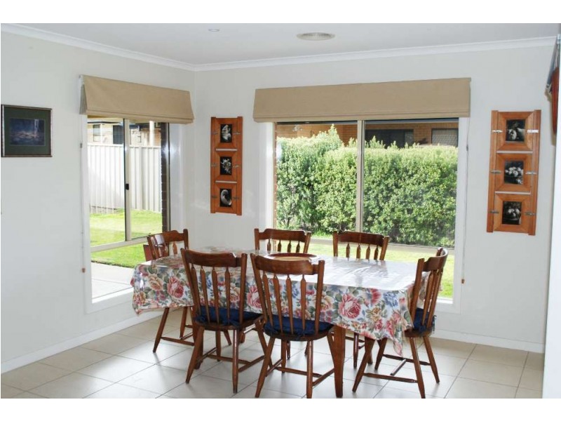 15 Dillagar Place, Springdale Heights NSW 2641