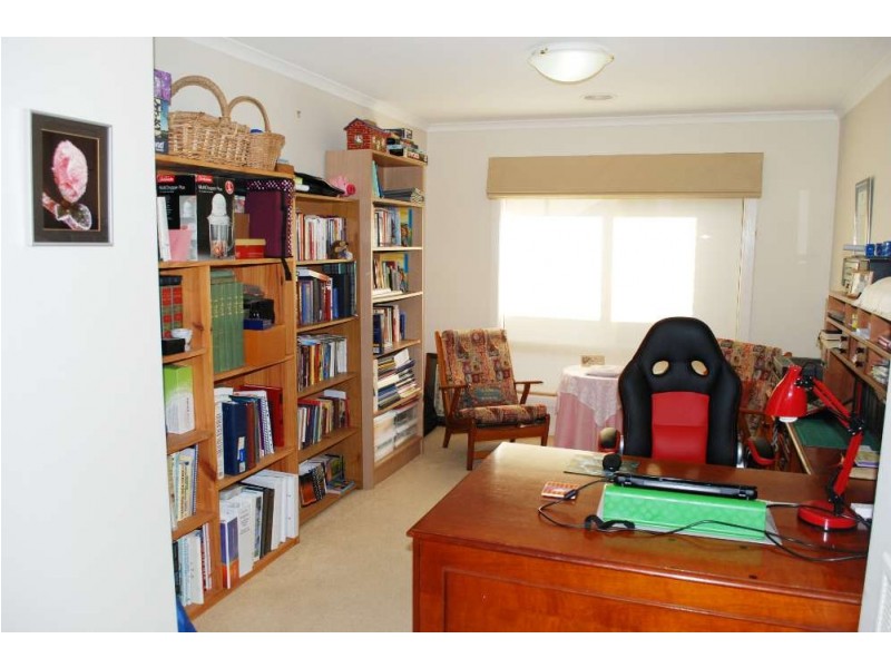 15 Dillagar Place, Springdale Heights NSW 2641