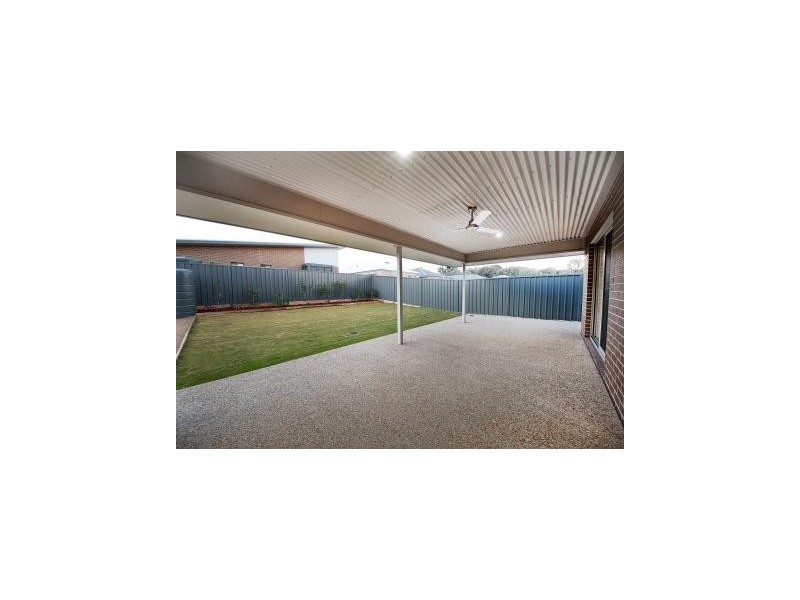 45 Riverboat Drive, Thurgoona NSW 2640