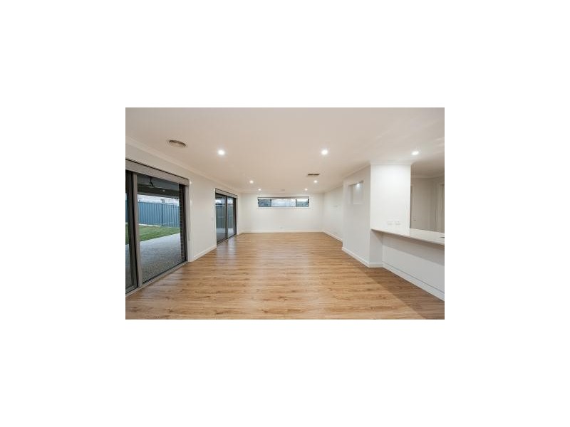 45 Riverboat Drive, Thurgoona NSW 2640