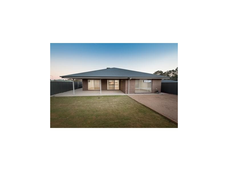 45 Riverboat Drive, Thurgoona NSW 2640