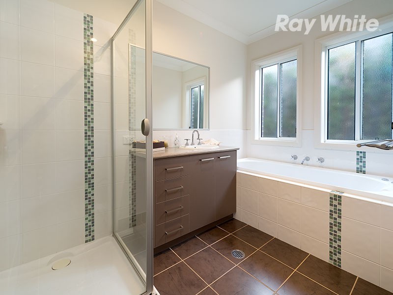 17 Treecreeper Street, Thurgoona NSW 2640