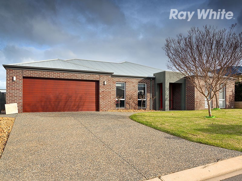 17 Treecreeper Street, Thurgoona NSW 2640