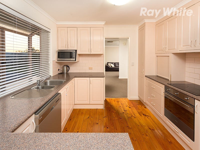 287 Highview Crescent, Lavington NSW 2641
