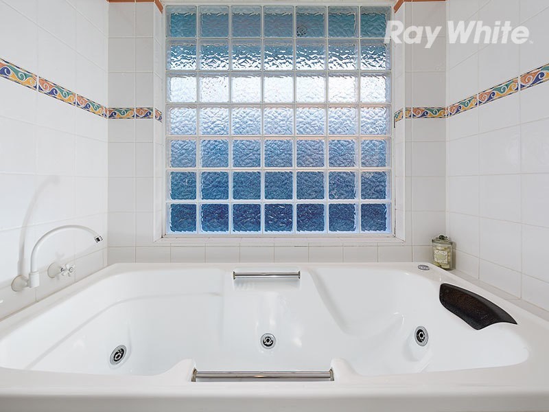 287 Highview Crescent, Lavington NSW 2641