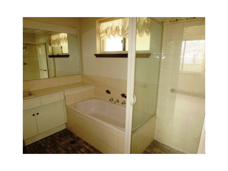 17 Buronga Drive, Springdale Heights NSW 2641