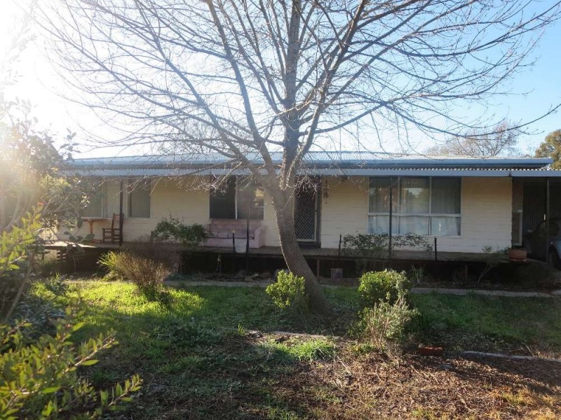 85 Howlong Road, Burrumbuttock NSW 2642