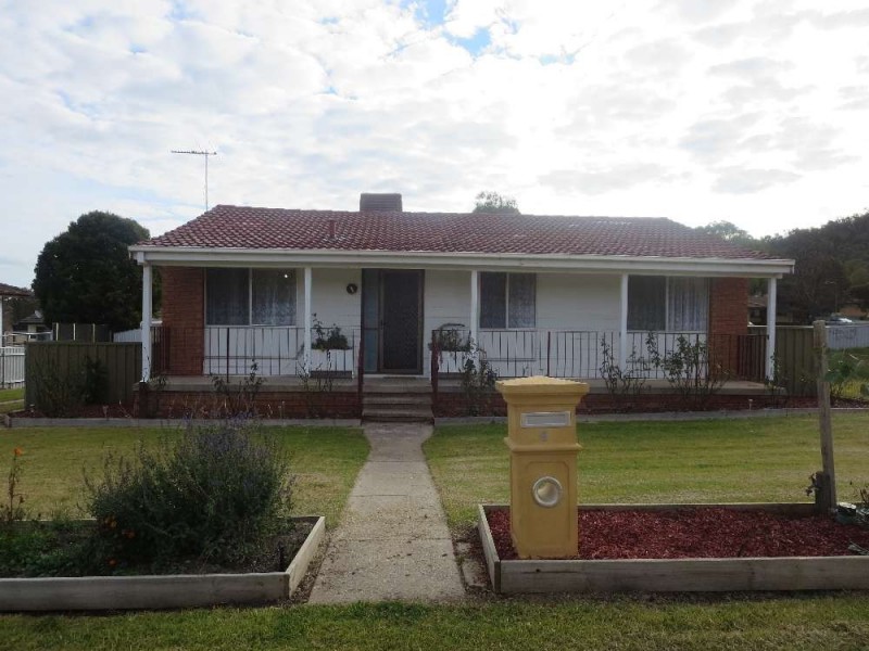 4 Cyprus Place, West Albury NSW 2640