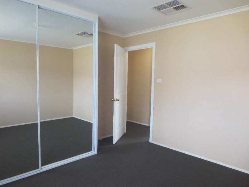 4 Cyprus Place, West Albury NSW 2640