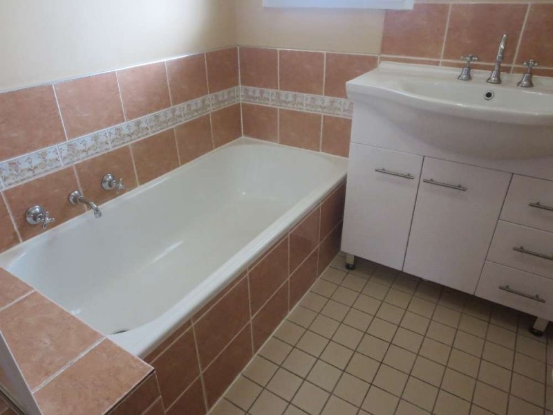 4 Cyprus Place, West Albury NSW 2640