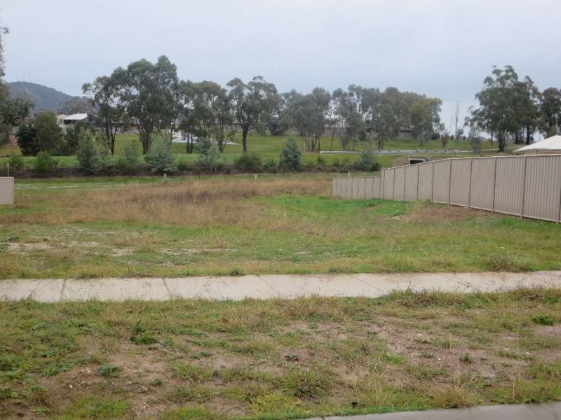 9 Slattery Place, Thurgoona NSW 2640