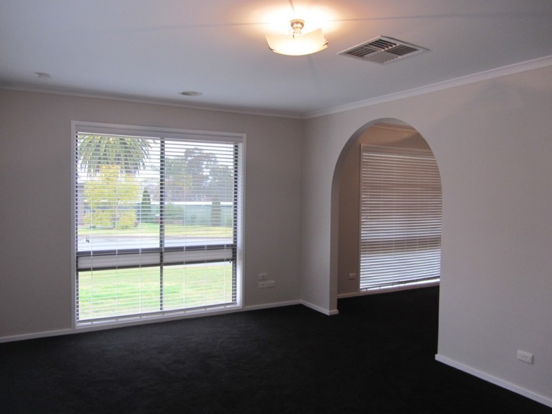 517 Nagle Road, Lavington NSW 2641