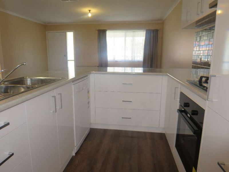 4 Cyprus Place, West Albury NSW 2640