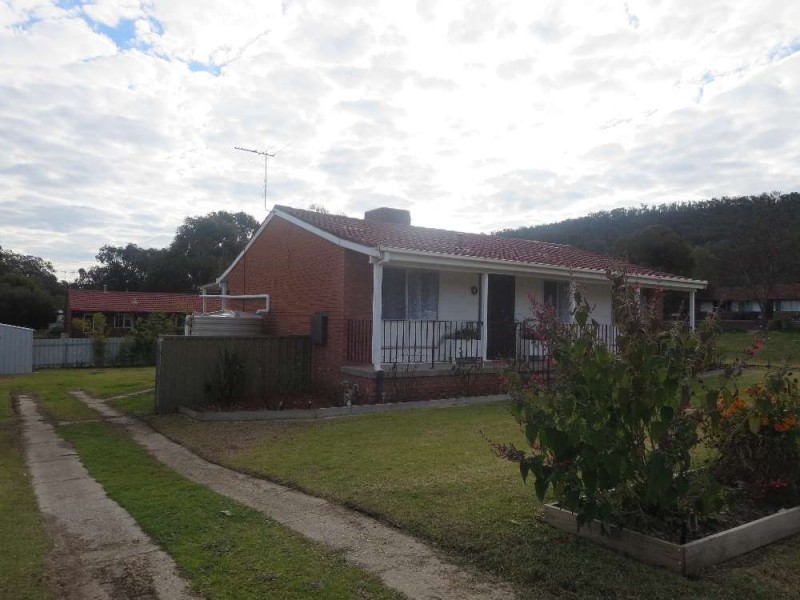 4 Cyprus Place, West Albury NSW 2640