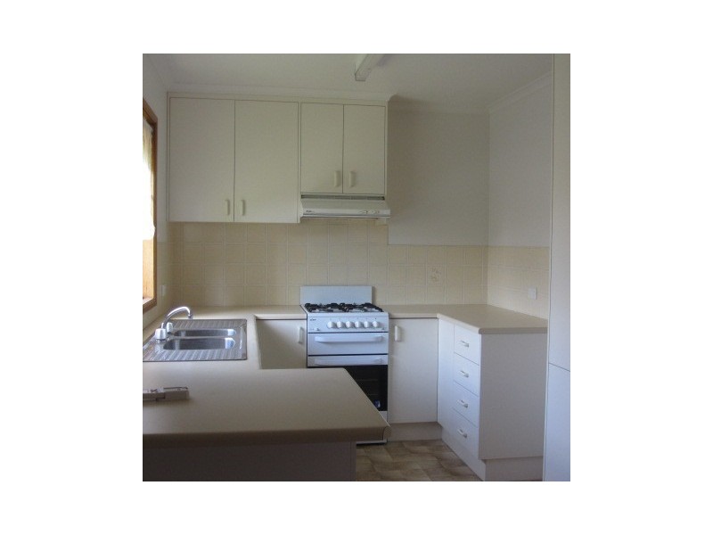 2/381 Dick Road, Lavington NSW 2641