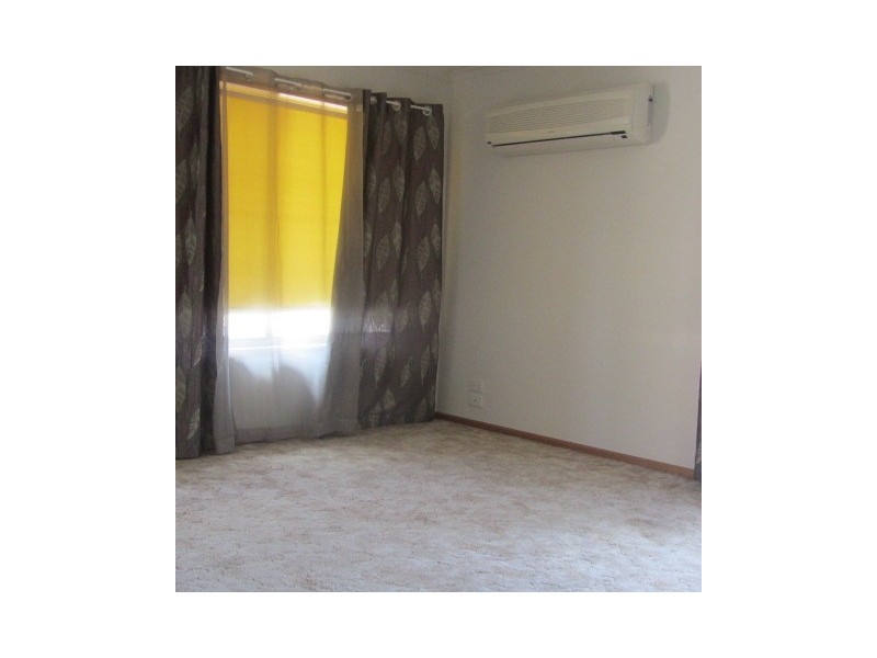 2/381 Dick Road, Lavington NSW 2641