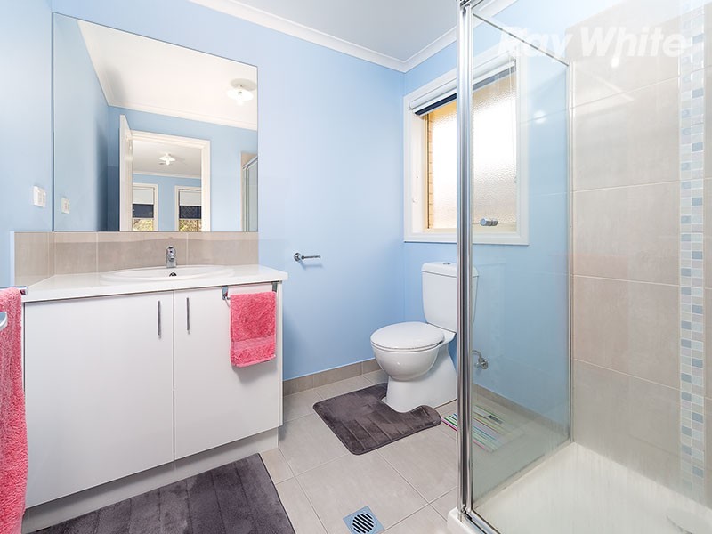 17 Bartleson Place, Hamilton Valley NSW 2641