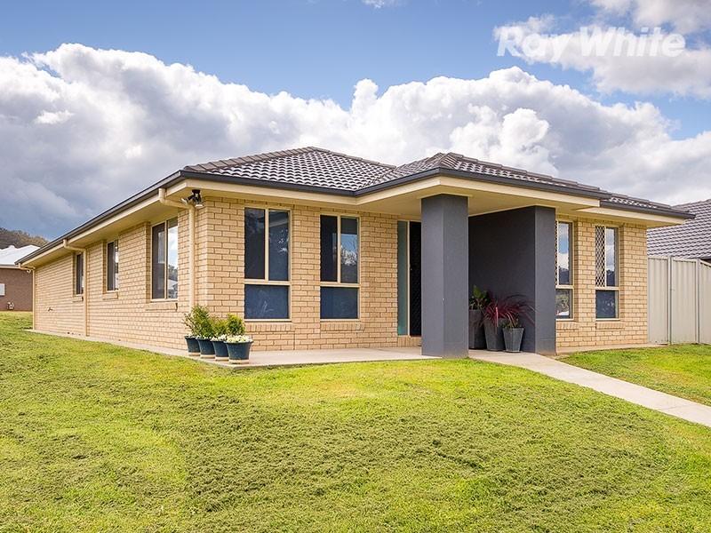 17 Bartleson Place, Hamilton Valley NSW 2641