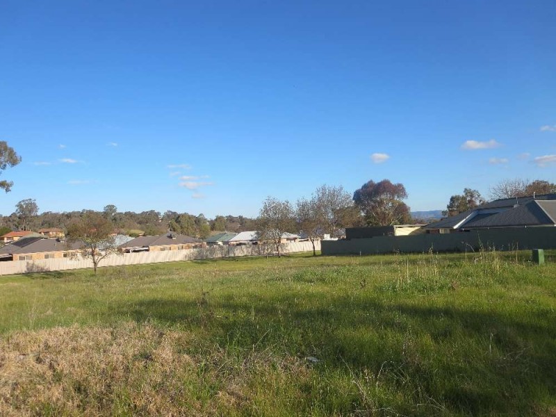 6 Mulga Place, West Albury NSW 2640