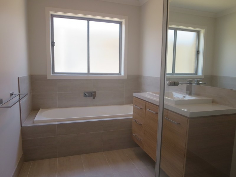 2 Hereford Court, Thurgoona NSW 2640