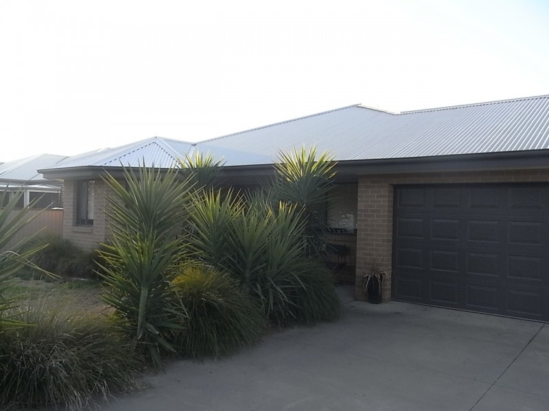 127 Bank Street, Howlong NSW 2643