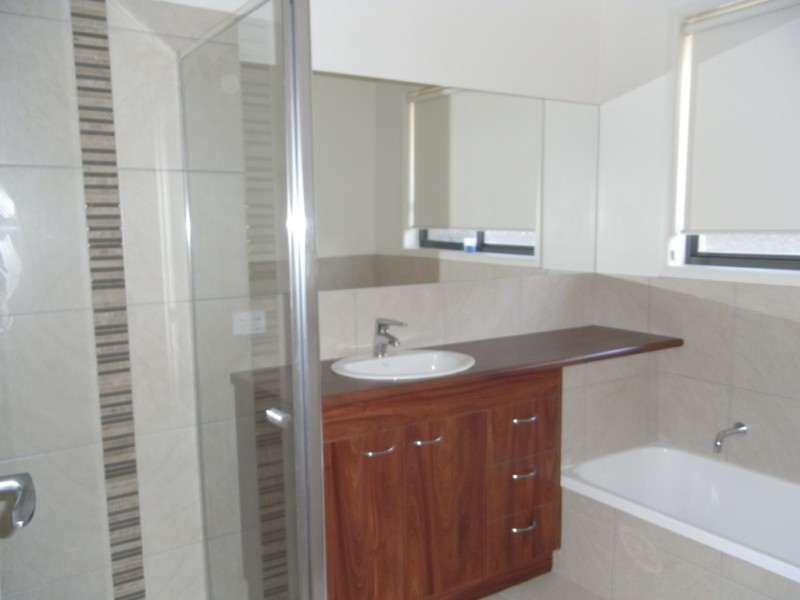 127 Bank Street, Howlong NSW 2643