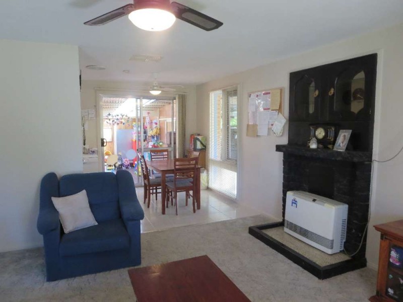 303 Sunshine Court, Lavington NSW 2641