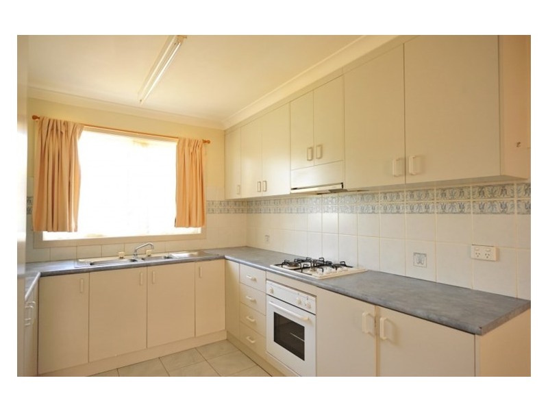 33 Larmer Street, Howlong NSW 2643