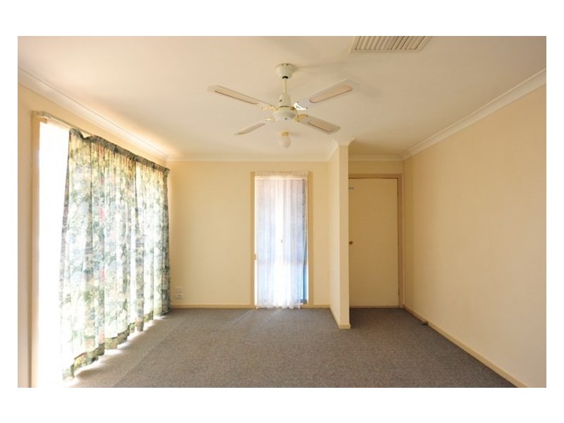 33 Larmer Street, Howlong NSW 2643