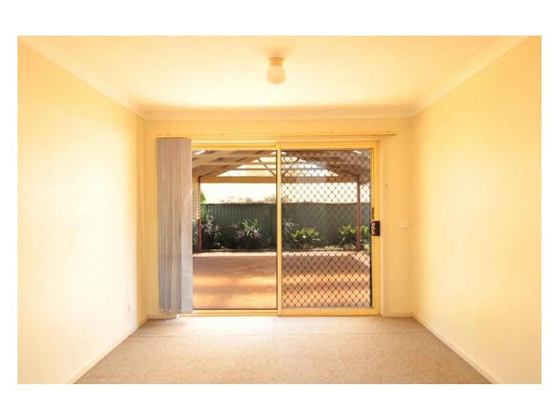 33 Larmer Street, Howlong NSW 2643