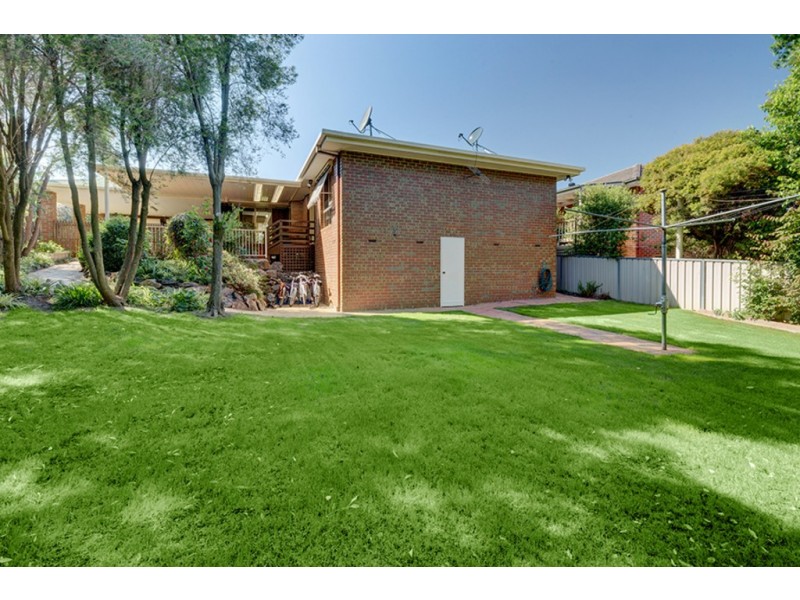15 Doulton Drive, West Albury NSW 2640