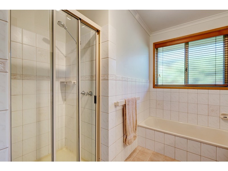 15 Doulton Drive, West Albury NSW 2640