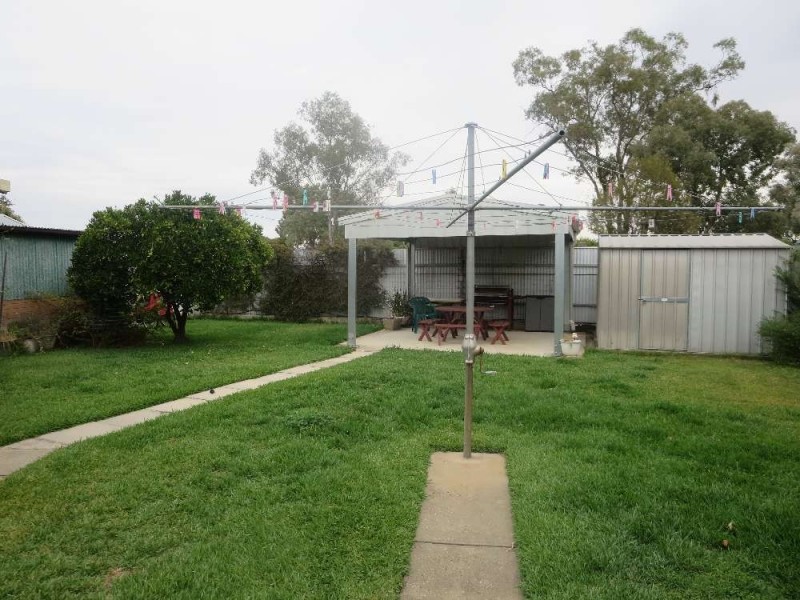 401 Dale Crescent, Lavington NSW 2641