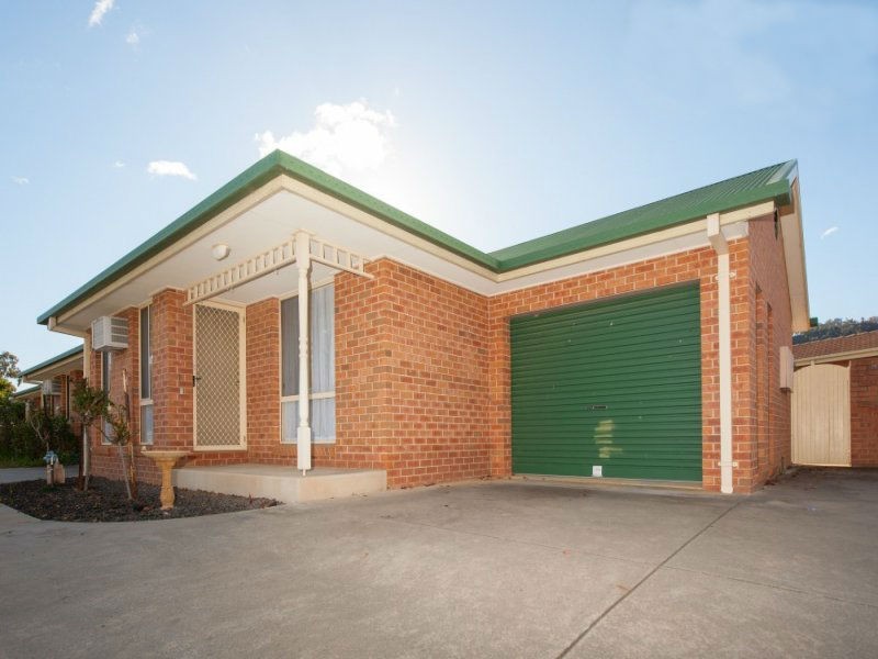 1/2 Owen Court, Lavington NSW 2641