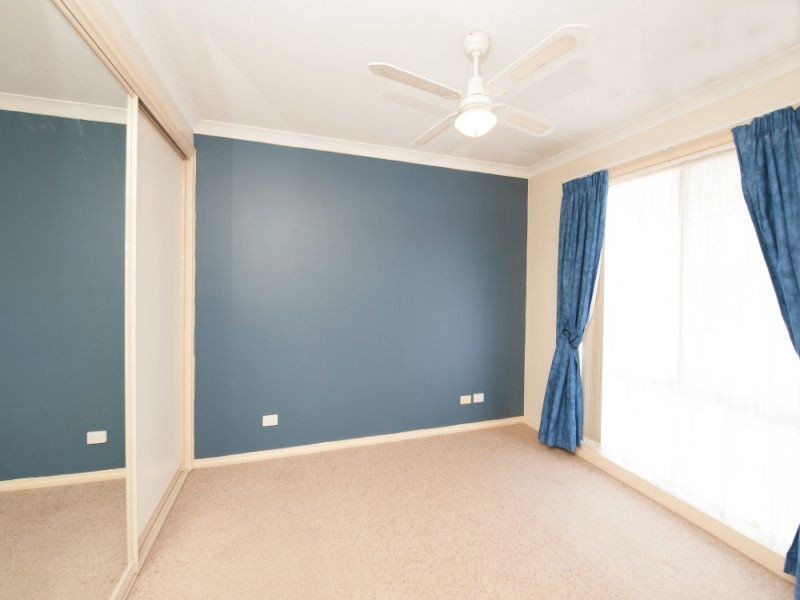 1/2 Owen Court, Lavington NSW 2641