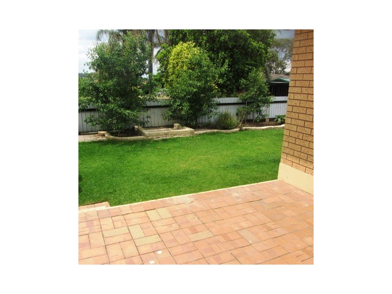 2/270 Vickers Road, Lavington NSW 2641