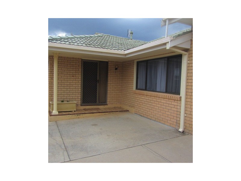 2/270 Vickers Road, Lavington NSW 2641