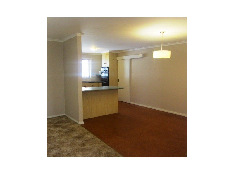 2/270 Vickers Road, Lavington NSW 2641