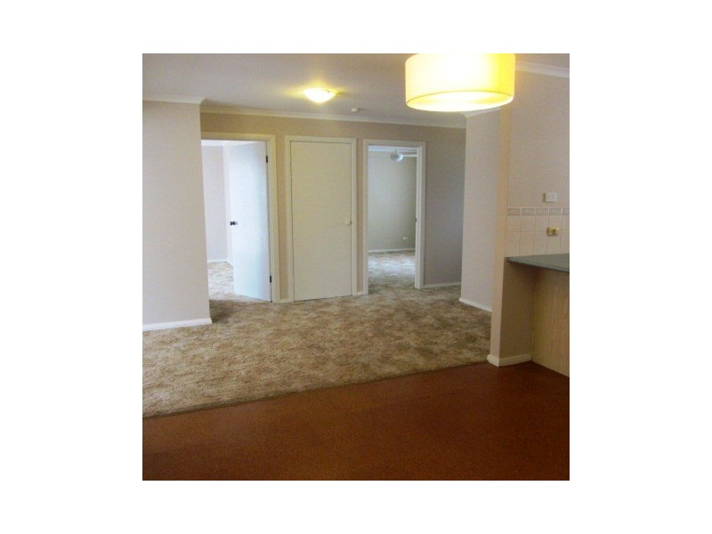 2/270 Vickers Road, Lavington NSW 2641