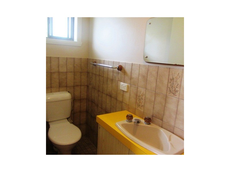 2/270 Vickers Road, Lavington NSW 2641